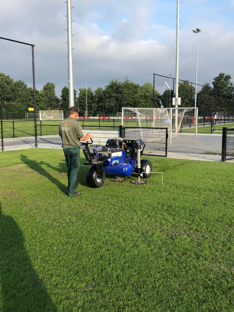 De Enk zet de Air2G2 ook in op sportvelden. De Enk zet de Air2G2 ook in op sportvelden.