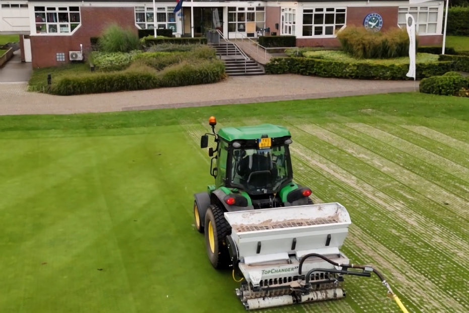 De TopChanger zorgt voor greens die snel, vlak en stabiel zijn.